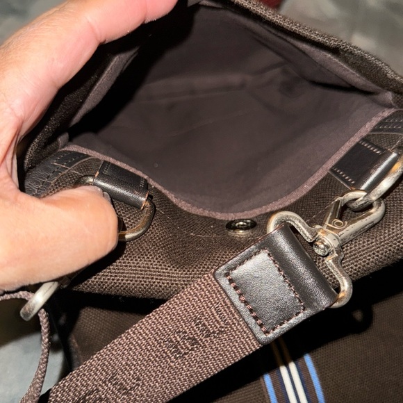 Preloved Burberry brown messenger crossbody great condition 8”W X 10.5”L - Picture 10 of 11